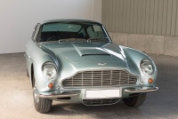 Aston-Martin-DB6-01