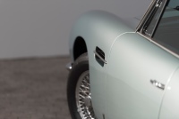 Aston-Martin-DB6-10