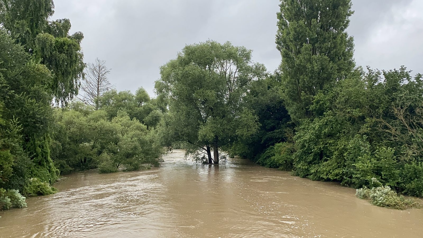 Hochwasser im Aischgrund in Hallerndorf