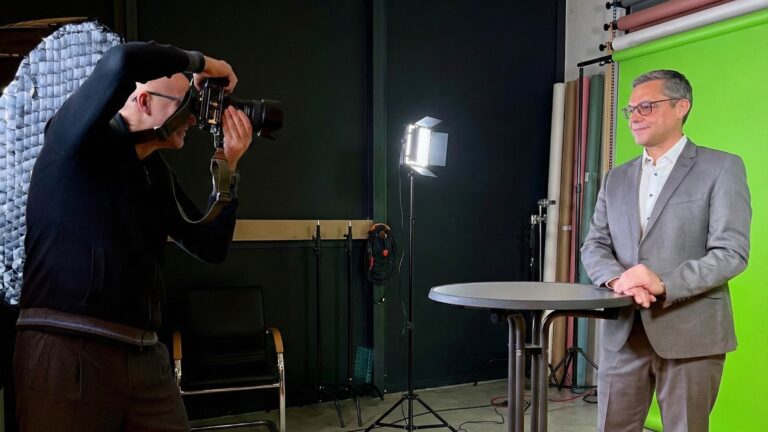 Foto-Shooting mit Bürgermeister Gerhard Bauer: Professionelle Motive für die anstehende Wahl