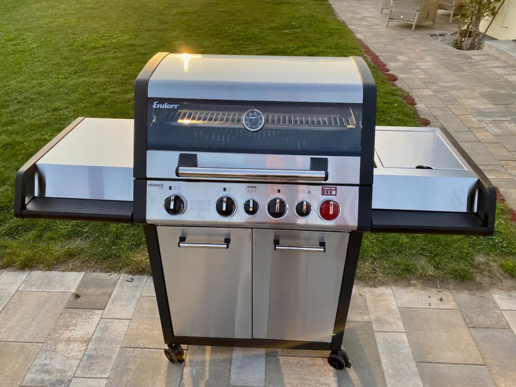 Test: Enders Gasgrill Monroe Pro 4 SIK Tur