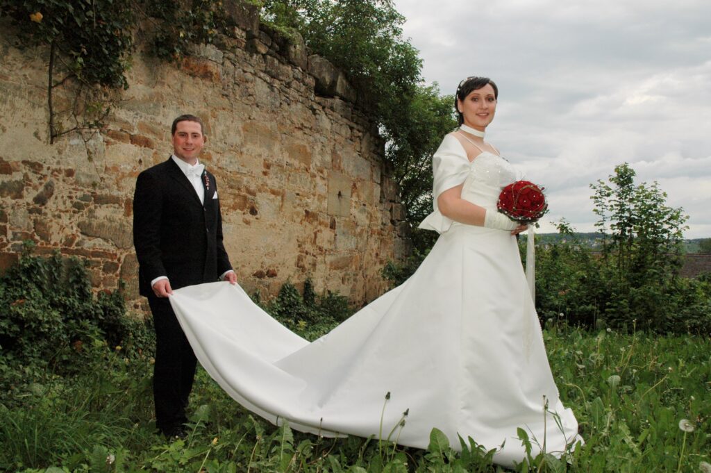 Stilvolle Hochzeitsfotografie auf Schloss Wiesenthau